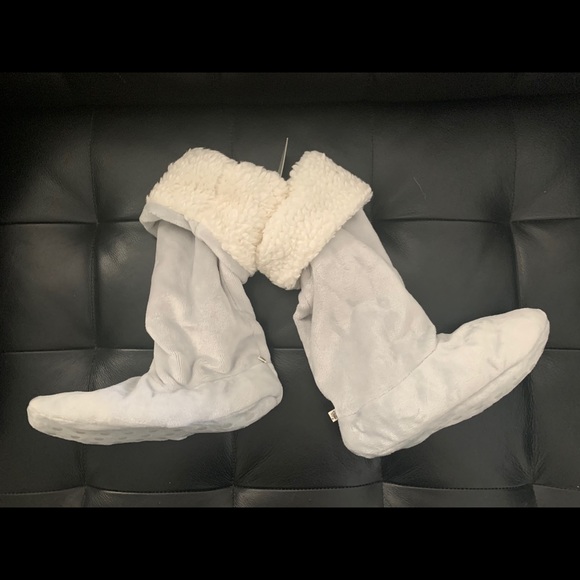 Bee and Willow Sock Slippers - Picture 3 of 9